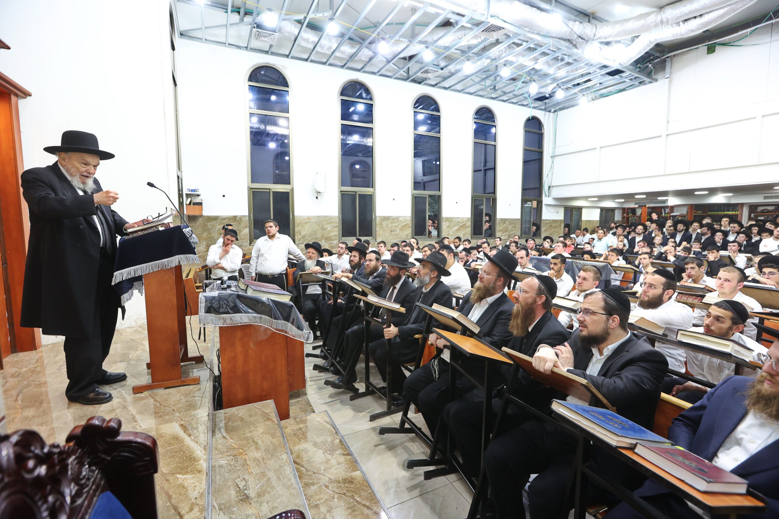 ממרומי גילו | ראש הישיבה חיזק את בני התורה בבית שמש