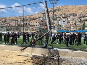 “הצבא צריך להגן לפני הישובים ולא מאחוריהם”: נבחרי ציבור הגיעו לניחום אבלים במג’דל שמס