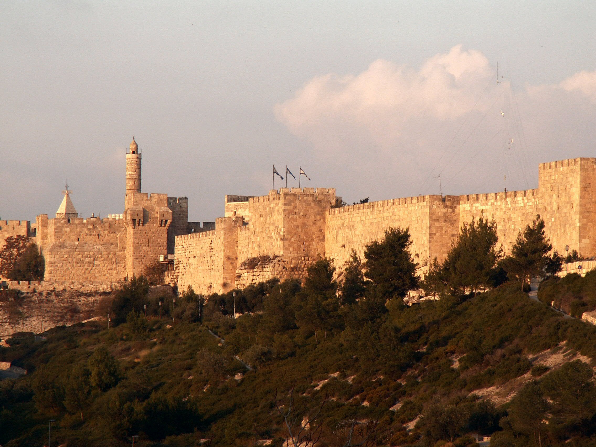 אוֹם אֲנִי חוֹמָה | בי”ז בתמוז הובקעה העיר – מסע
בציר הזמן של חומות העיר ירושלים