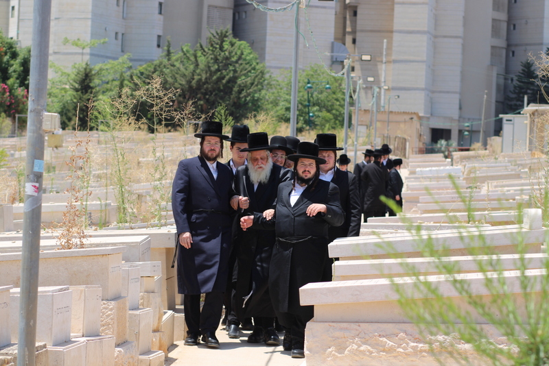 כך האדמו”ר מקוסוב בית שמש ציין את הילולת חמיו זצ”ל