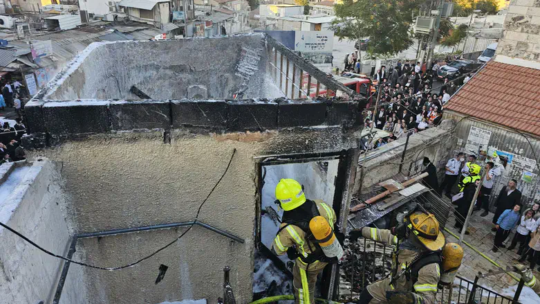 שריפה פרצה בדירה, הילדים פונו מהמרפסת