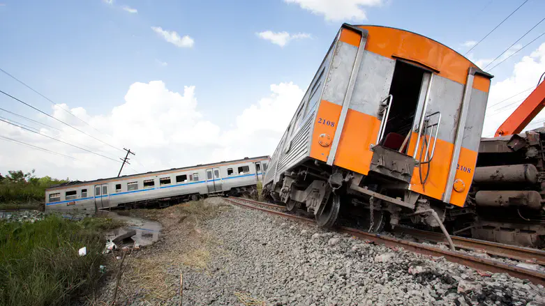 אישום: הוריד רכבת מהפסים- בשביל צפיות ביוטיוב