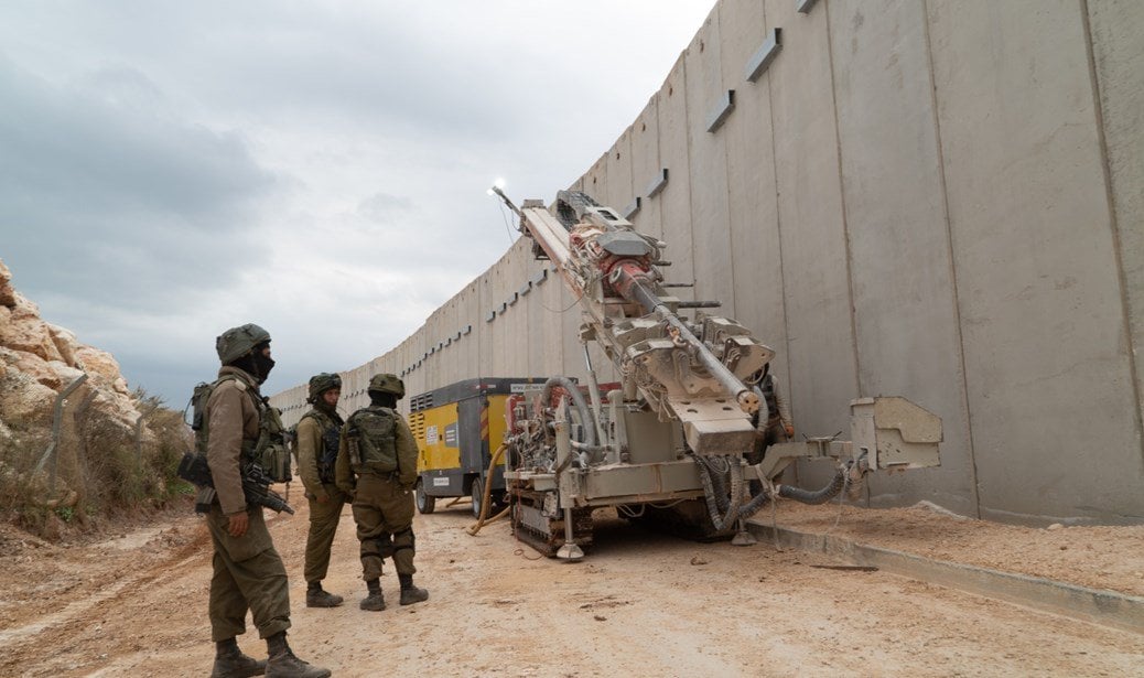 דריכות גוברת בישראל לקראת מתקפה קרובה של חיזבאללה כדי לשבש את קידום העסקה  