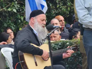 שולי רנד מסתייג מהטקס של רגב, שבו הוא צפוי לשיר: “מעורר מחלוקות, חייבת להיות פשרה”