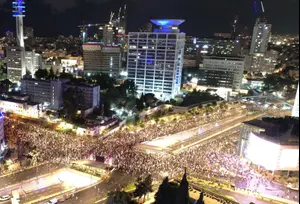 אלפים בהפגנה בתל אביב: “נתניהו – תתייחס לעניין החטופים כאילו הבן שלך נמצא שם”