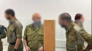 חמשת החשודים בהתעללות במחבל נוחבה שוחררו למעצר בית