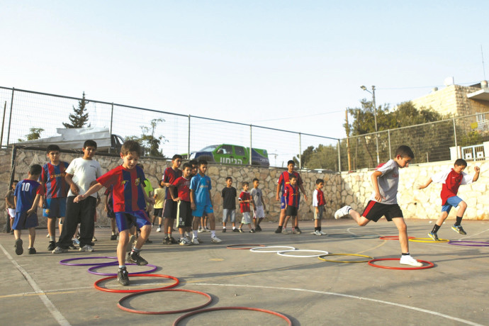 מחקר חדש: תרגילי התעמלות קלים משפרים את תפקוד המוח אצל ילדים