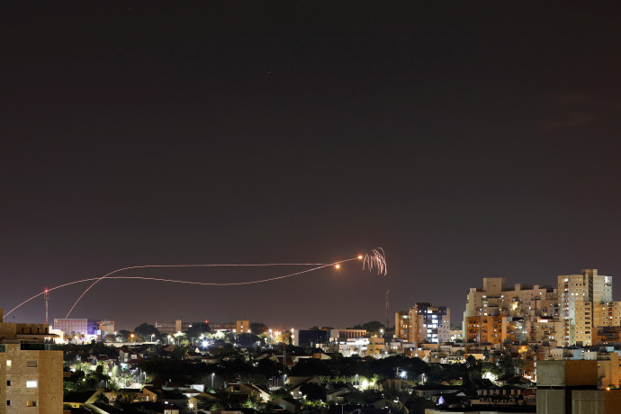 לראשונה מאז ינואר: רקטה התפוצצה בשטח פתוח בראשון לציון