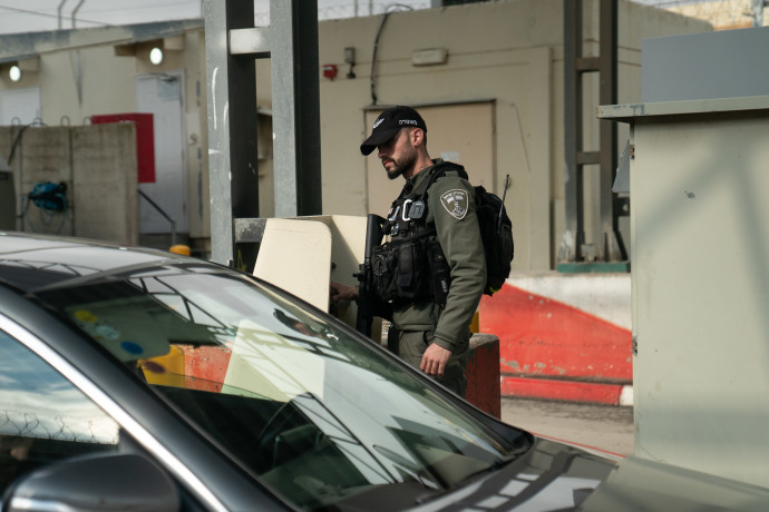 שורת פשיטות ברחבי הארץ הביאו למעצרם של 13 שב”חים