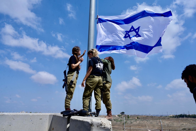 “אנסו אותם לחזור”: הדילמה הדרמטית של חברי הקיבוץ בעוטף עזה