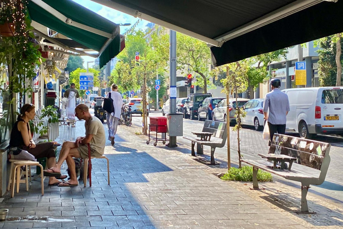 חופים ריקים ורחובות שוממים: כך נראה גוש דן תחת ההסלמה