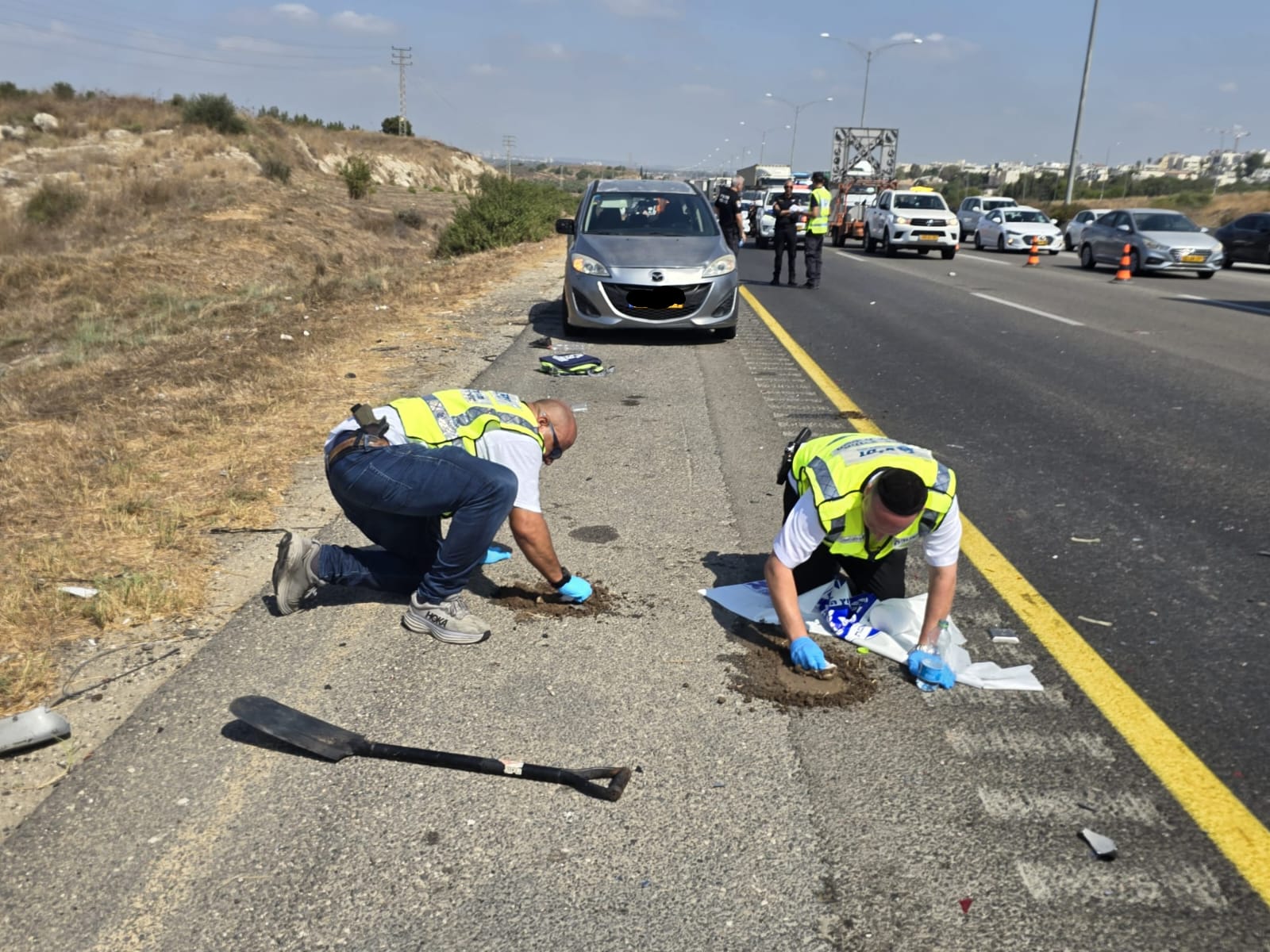 תאונה קטלנית ומזעזעת: אימא נהרגה לעיני ילדיה מפגיעת משאית