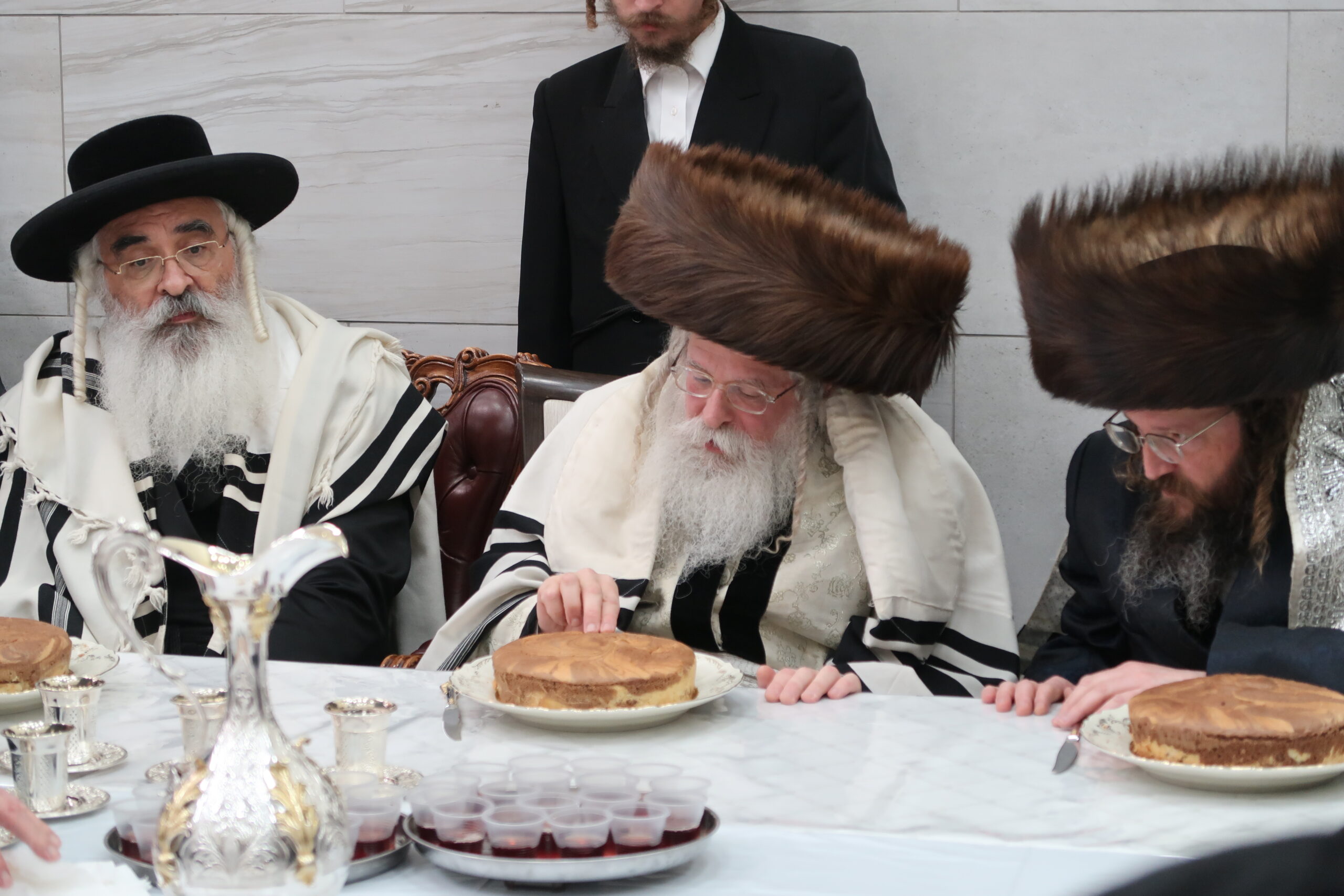 צדיקים יושבים ועטרותיהם בראשיהם | תיעוד שמחת הברית