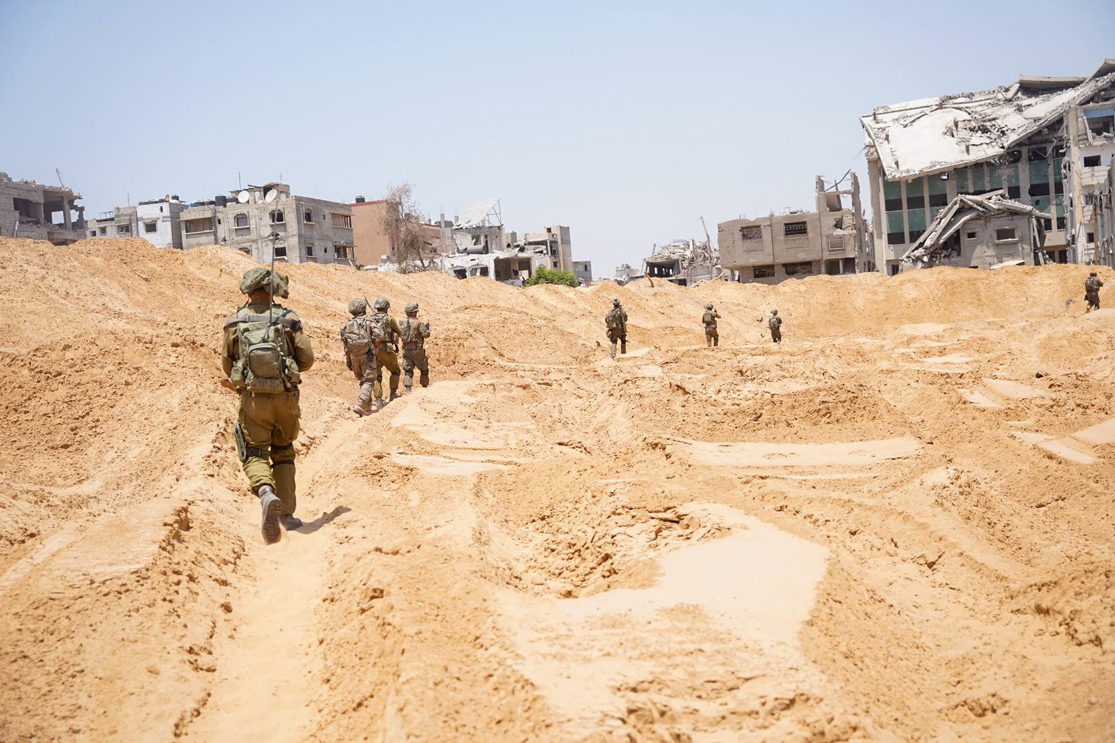 כוחות צה”ל נערכים בכוחות מתוגברים במסדרון נצרים | זו הסיבה