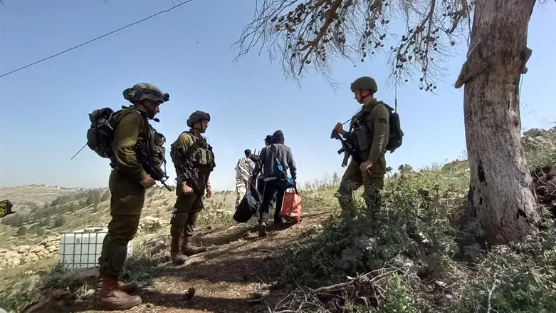 הרס בגוש שילה: משפחה פונתה מביתה, הפועלים הערבים צעקו “אללה אכבר”