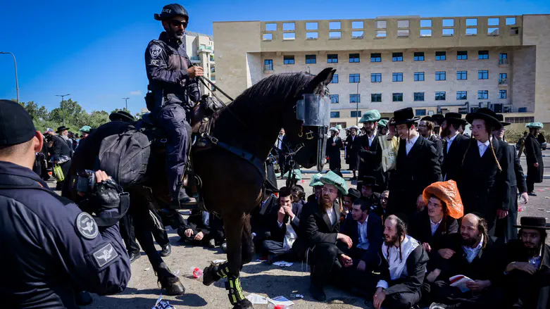 הרבנים הליטאים בקריאה לבני הישיבות: לא להתייצב בלשכת גיוס