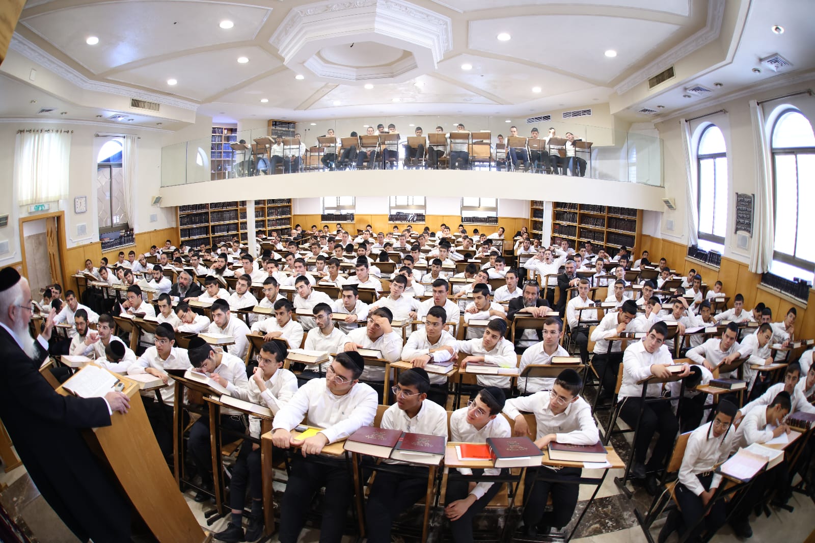 380 בחורים במעמד ‘פתיחת הזמן’ ב’ברית יעקב’ | תיעוד