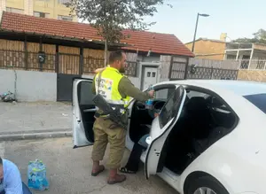 תינוק כבן חצי שנה ננעל ברכב בבאר שבע – וחולץ: “היה תשוש”