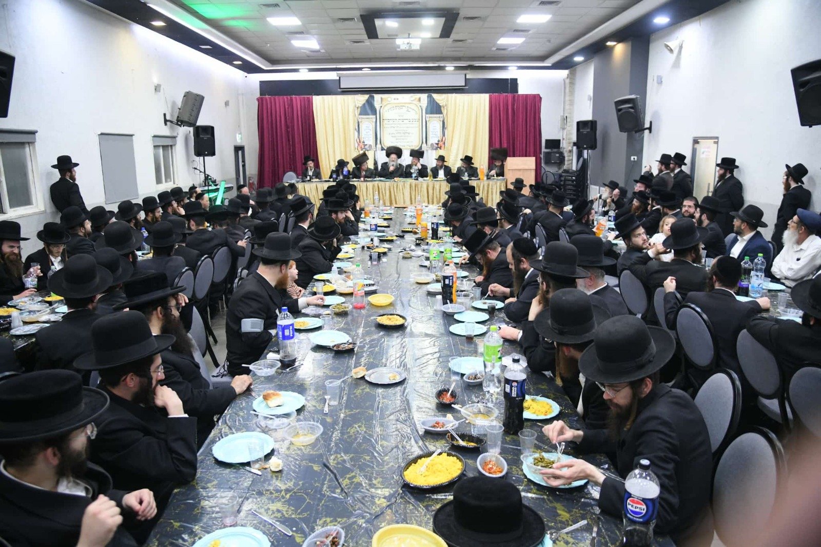 הקהילה החסידית בשומרון חגגה בשמחתו של הרב