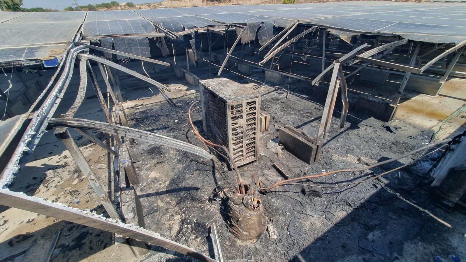 המערכת הסולארית בגג הישיבה התלקחה, התלמידים פונו מהמבנה