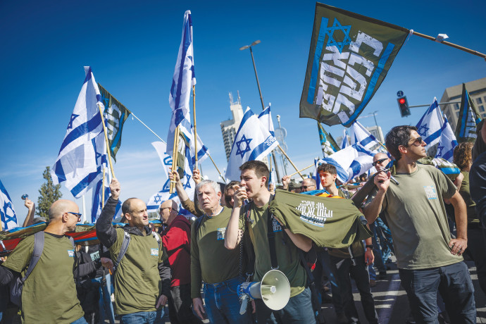 “צה”ל לא יודע לגייס חרדים, עשה כל טעות אפשרית”