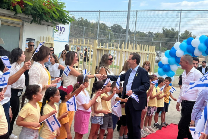 “אבא שלי היה מביא אותי כל שנה לביה”ס. הוא נרצח”: תלמידי העוטף פותחים את שנת הלימודים