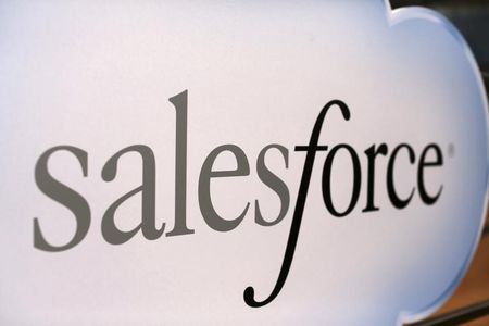 מיזוהו שומרת על דירוג Outperform למניות Salesforce עם יעד מחיר עקבי