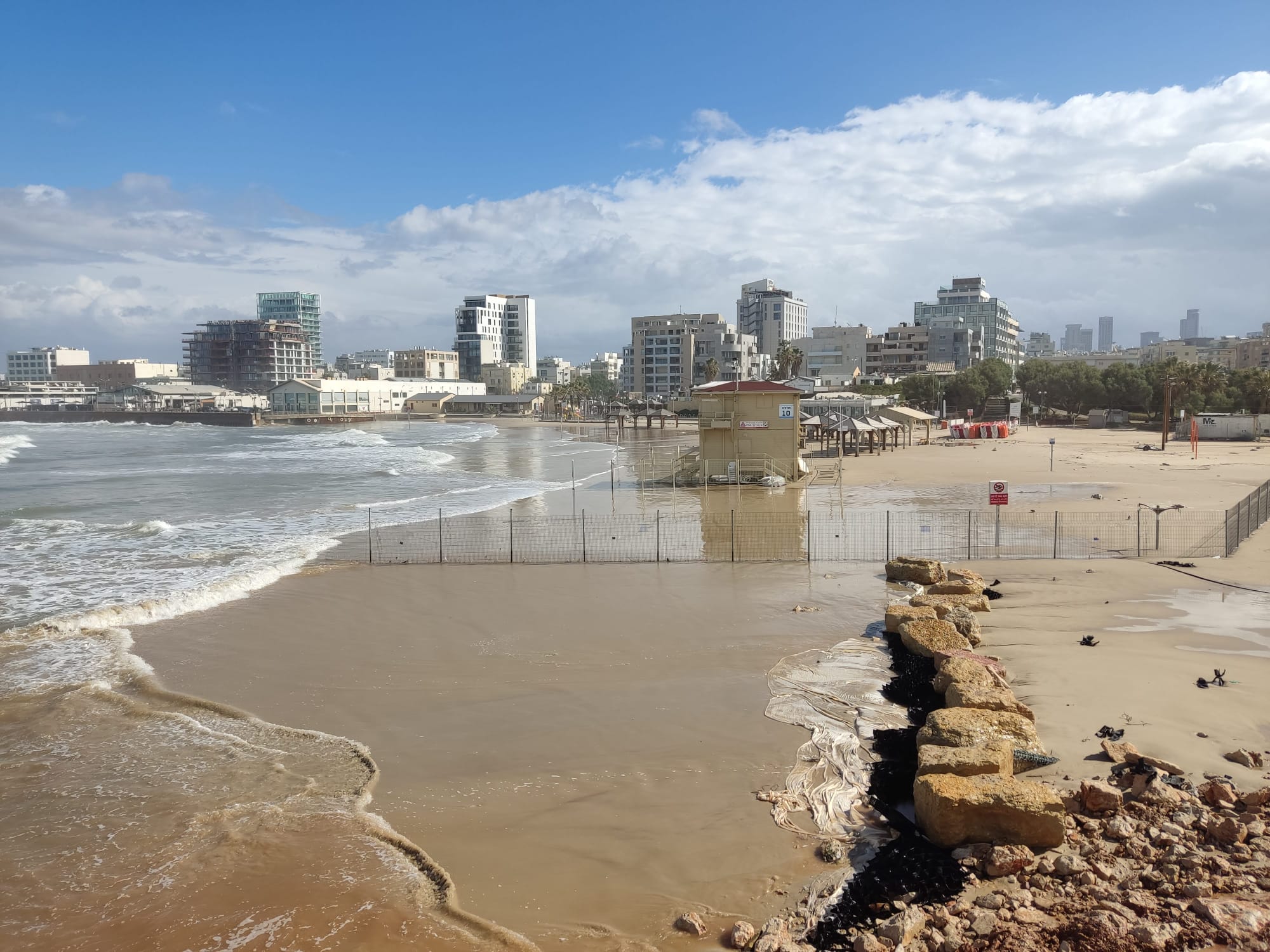 תחזית מזג האוויר: גשם מקומי – והקלה בעומס החום