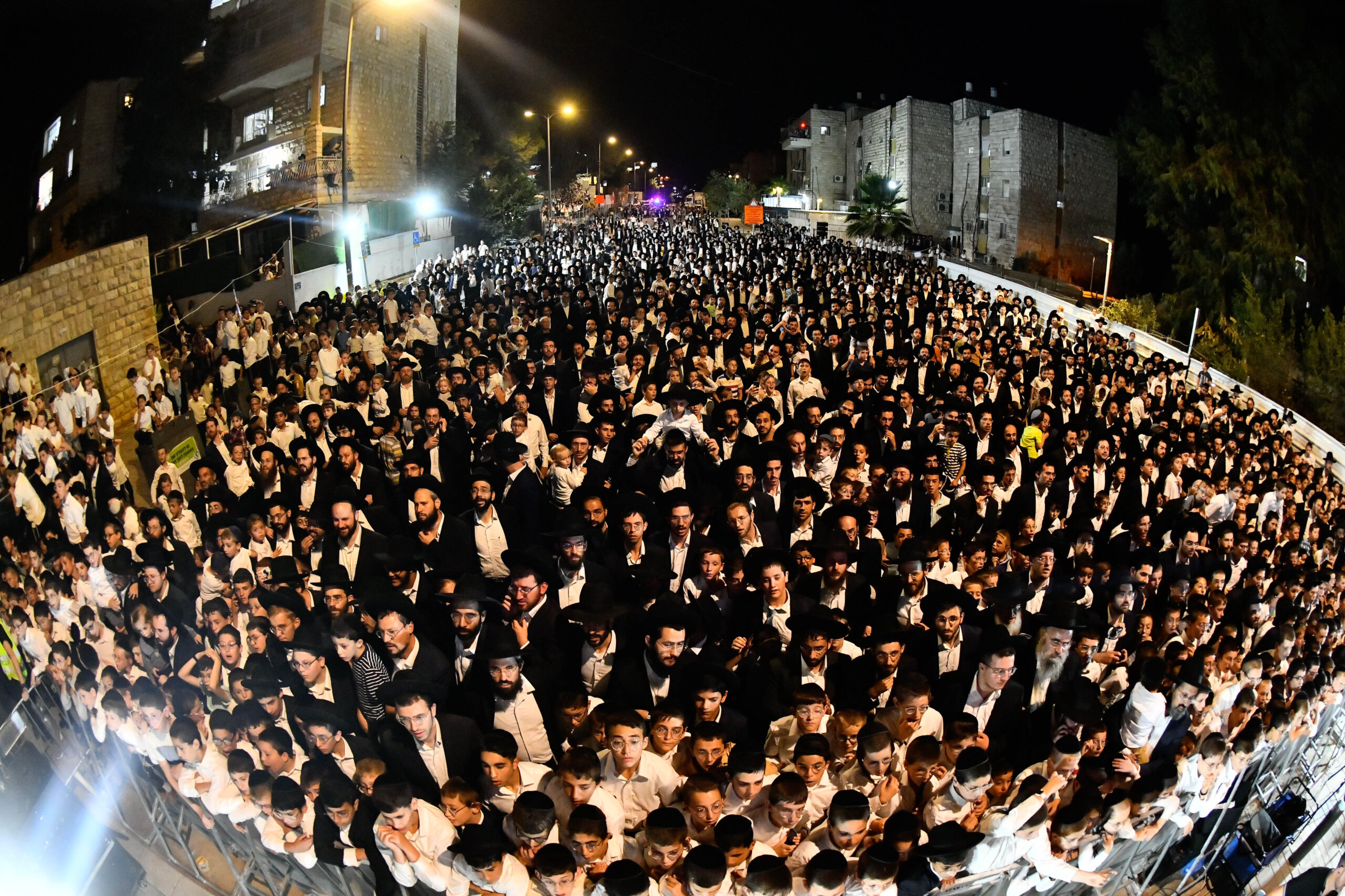 ‘ופרצת’: הנחת אבן הפינה לבית המדרש ב’נווה יעקב’