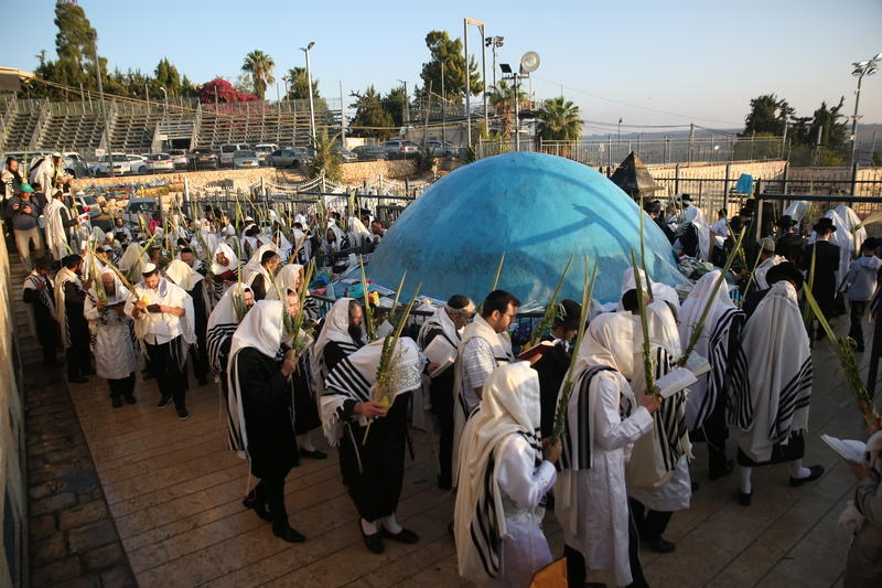 סגולה פלאית: הקפות וניסים סביב קבר הרשב”י – ואנחנו חייבים להיות שם