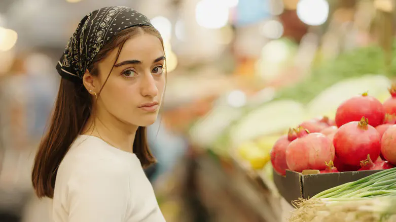 רני גולדברג מציעה ביצוע נשי ל”ונתנה תוקף”