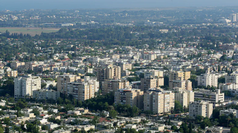 מצטרפת לתל אביב: רמת השרון תאסור תפילות בהפרדה ברחוב