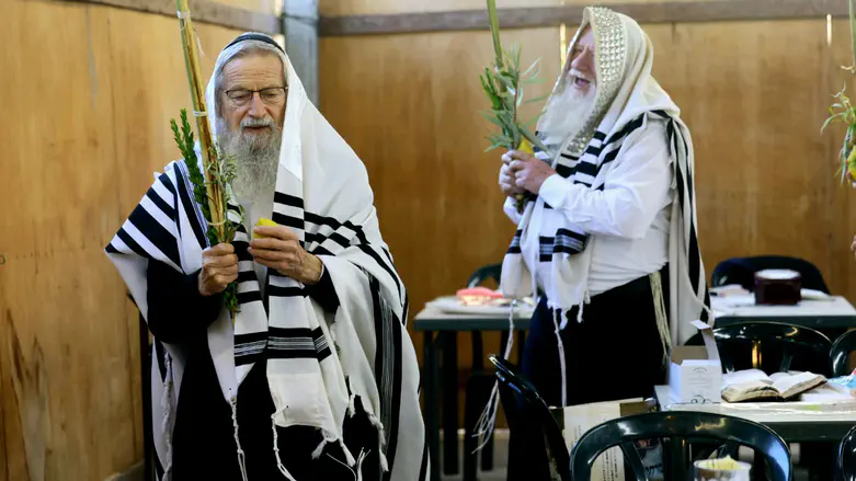 שמחת חג בישיבת בית אל – צפו בתמונות