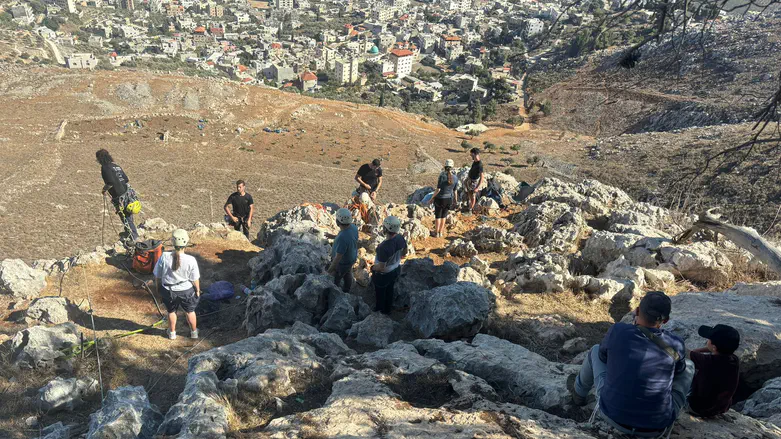 אלפים רבים מטיילים באתרי הטבע והתיירות בשומרון