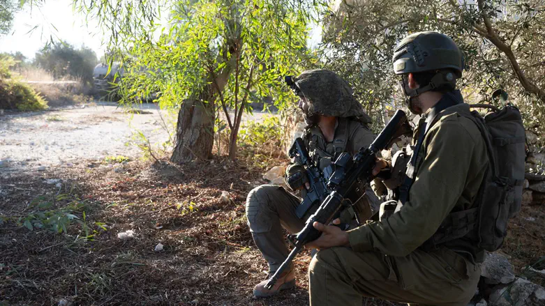 בסמוך לגבול| תיעוד: נחשף מחסן אמל”ח שנועד לפשיטת ‘רדואן’ לישראל