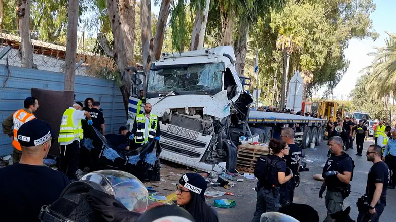 עד ראייה לפיגוע: ראיתי ערימה של אנשים לכודים מתחת לאוטובוס, צעקתי ‘פיגוע’