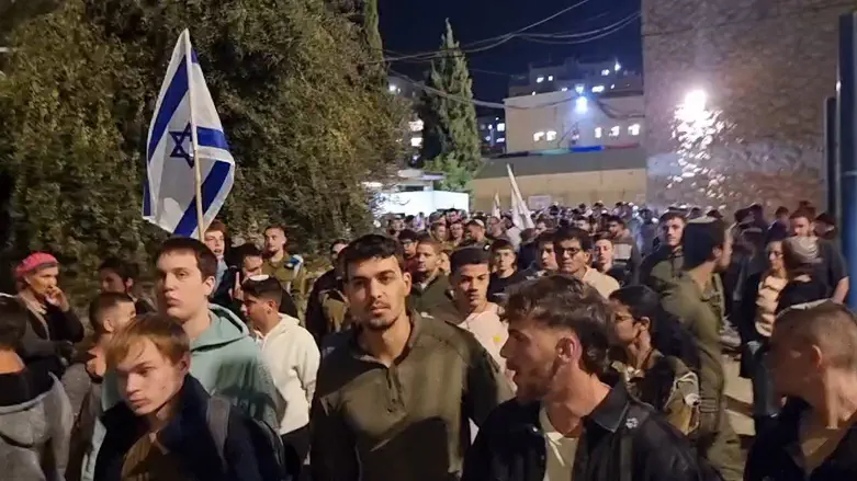 אלפים מלווים למנוחות את הרב אבי גולדברג שנפל בלבנון