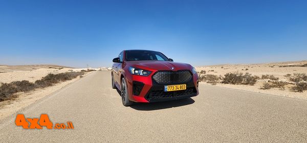 מבחן דרכים ב.מ.וו iX2 חשמלי BMW – כשאיקס גדול משתיים נמצא איי