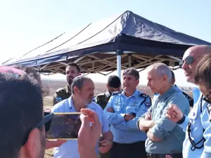 בכיר במג”ב תבע את עומר בר-לב וקובי שבתאי: התעמרו ופגעו בבריאותי