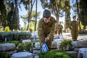 “איפה ישנם עוד אנשים”, אתה שואל. אבל הנה, הם כאן