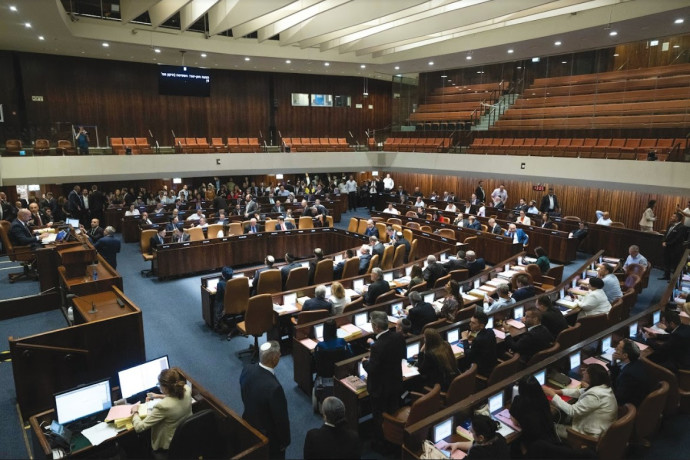 בצל המשבר בקואליציה: כנס החורף של הכנסת יצא לדרך | שידור חי