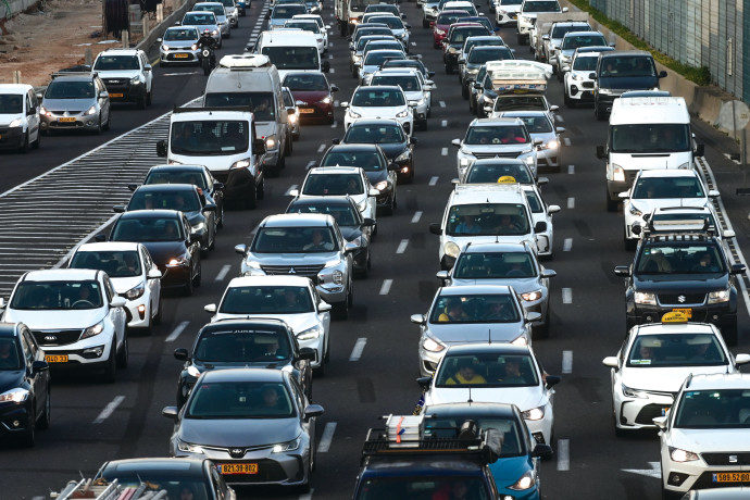 “כל הכבישים חסומים”: פקקים חריגים נרשמו הערב בתל אביב – וזו הסיבה