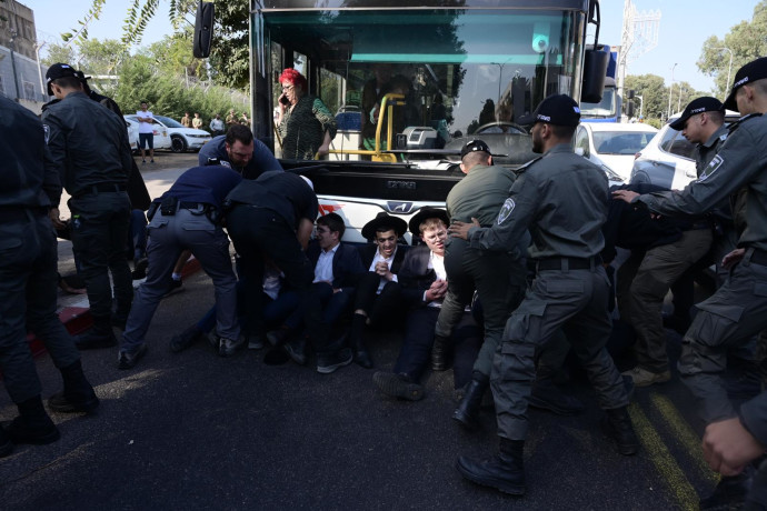 גל מחאות נגד גיוס חרדים: עימותים בלשכות גיוס ברחבי הארץ