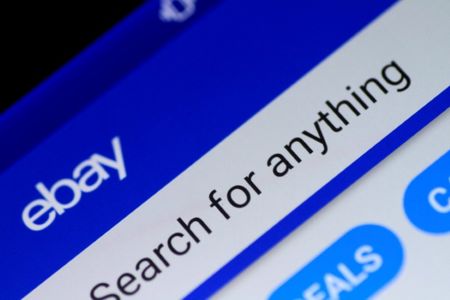 יעד מחיר למניית eBay נקבע, מקבלת דירוג קנייה בזכות יתרון בלמידת מכונה