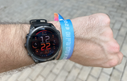 Garmin Fenix 8. גרמין מנסה לקרוץ למשתמשי אפל וסמסונג – אבל גם המחיר מזנק