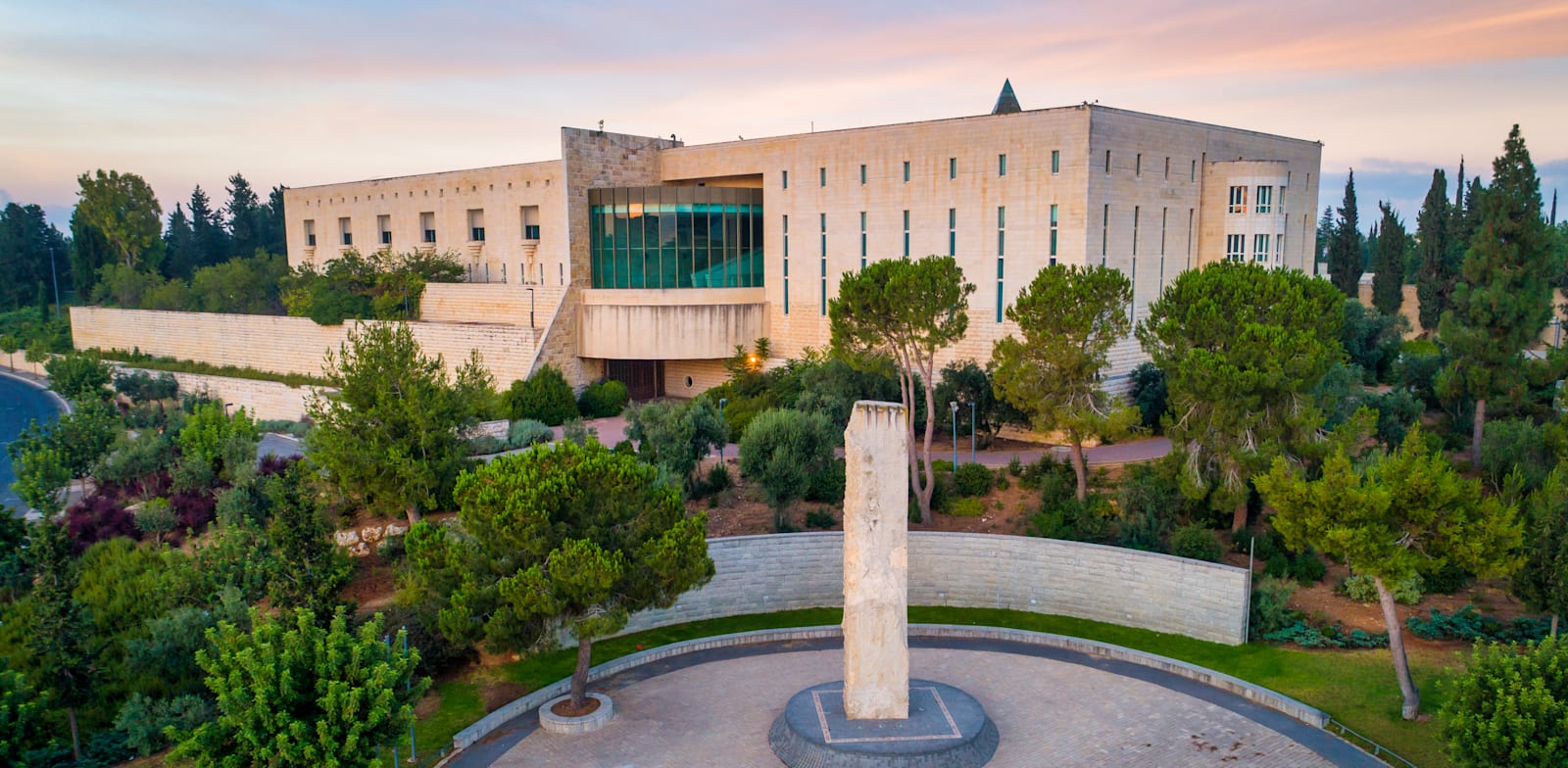 נולדה מזרע של חלל צה”ל, לאם שלא היתה בקשר זוגי איתו ותקבל תמלוגים