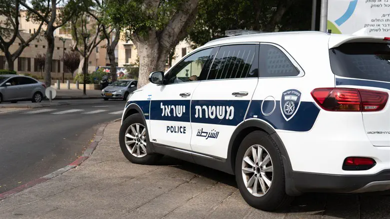 ביתו של הזמר החסידי נפרץ בזמן חתונת בתו