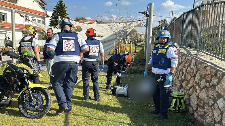 בן 30 נרצח מרקטה בגינה ציבורית בנהריה