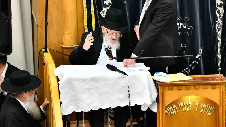 ראש הישיבה: “יהודים רוצים לשרוף את התורה”