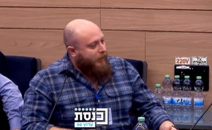 לוחם המילואים פרץ בבכי: “אני כרגע לא יודע איך אני יוצא מזה”